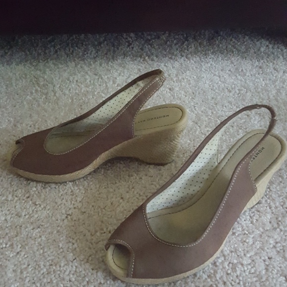 Shoes - Picture 3 of 6